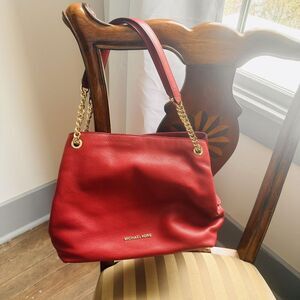 New without tag Michael Kors Fuschia Leather Gold Chain Purse Handbag